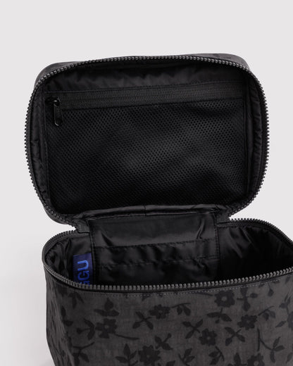 LARGE COSMETIC CASE - US 2331
