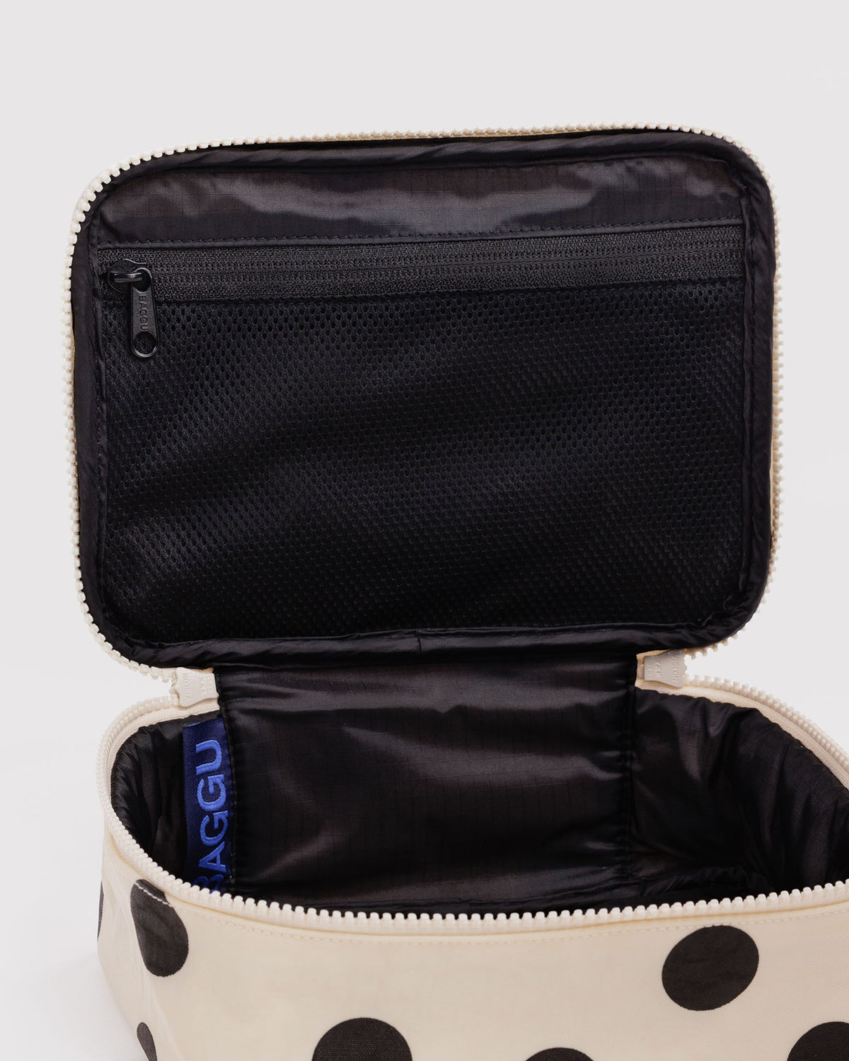 SMALL COSMETIC CASE - US 7704
